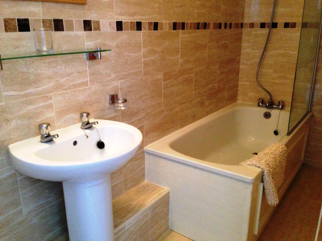 Brentwood Hotel Porthcawl Room photo